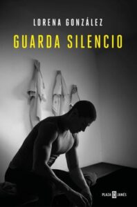 guarda silencio